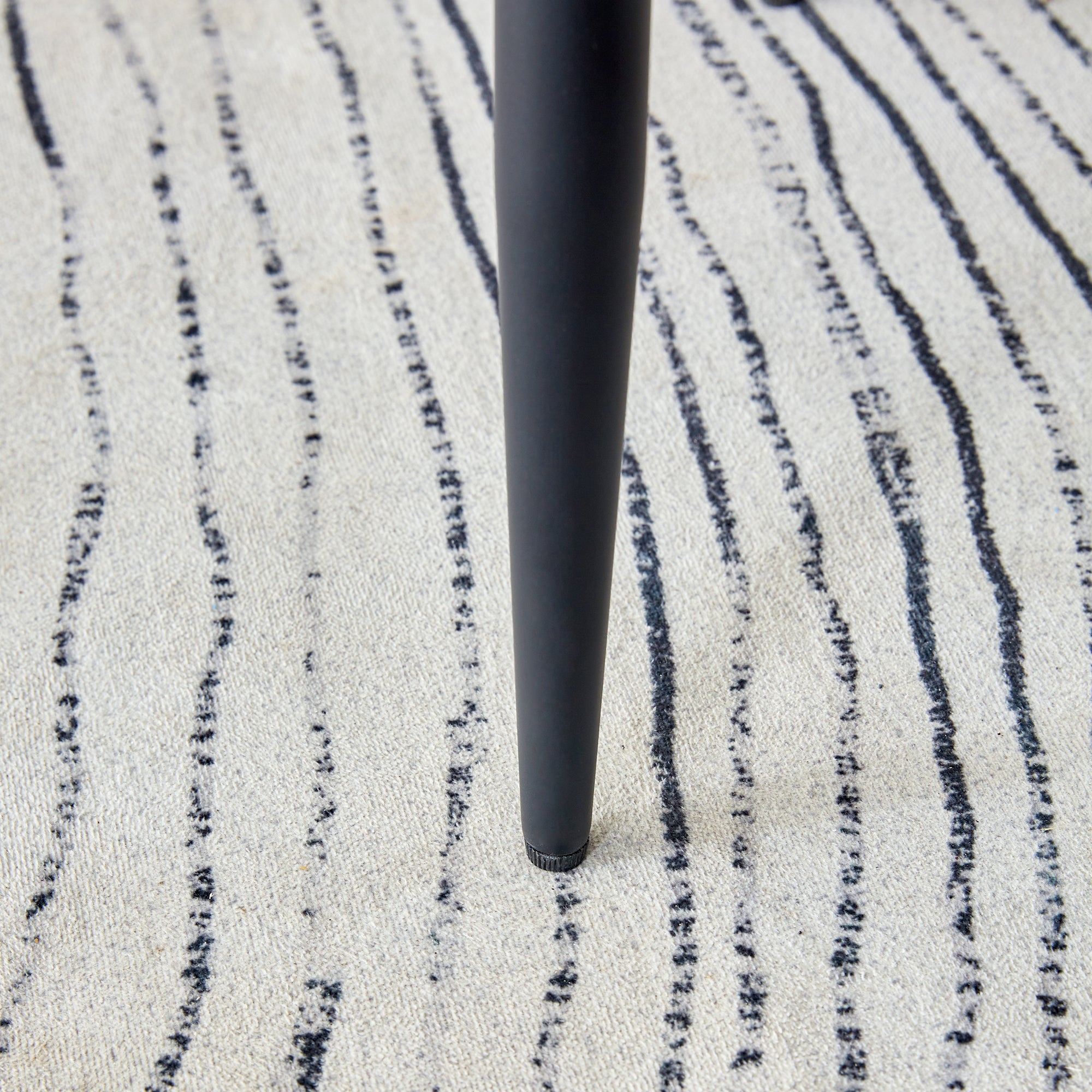 4 Pcs Faux Leather Upholstered Curved Back Dining Chairs with Metal Base- Black, Black_7