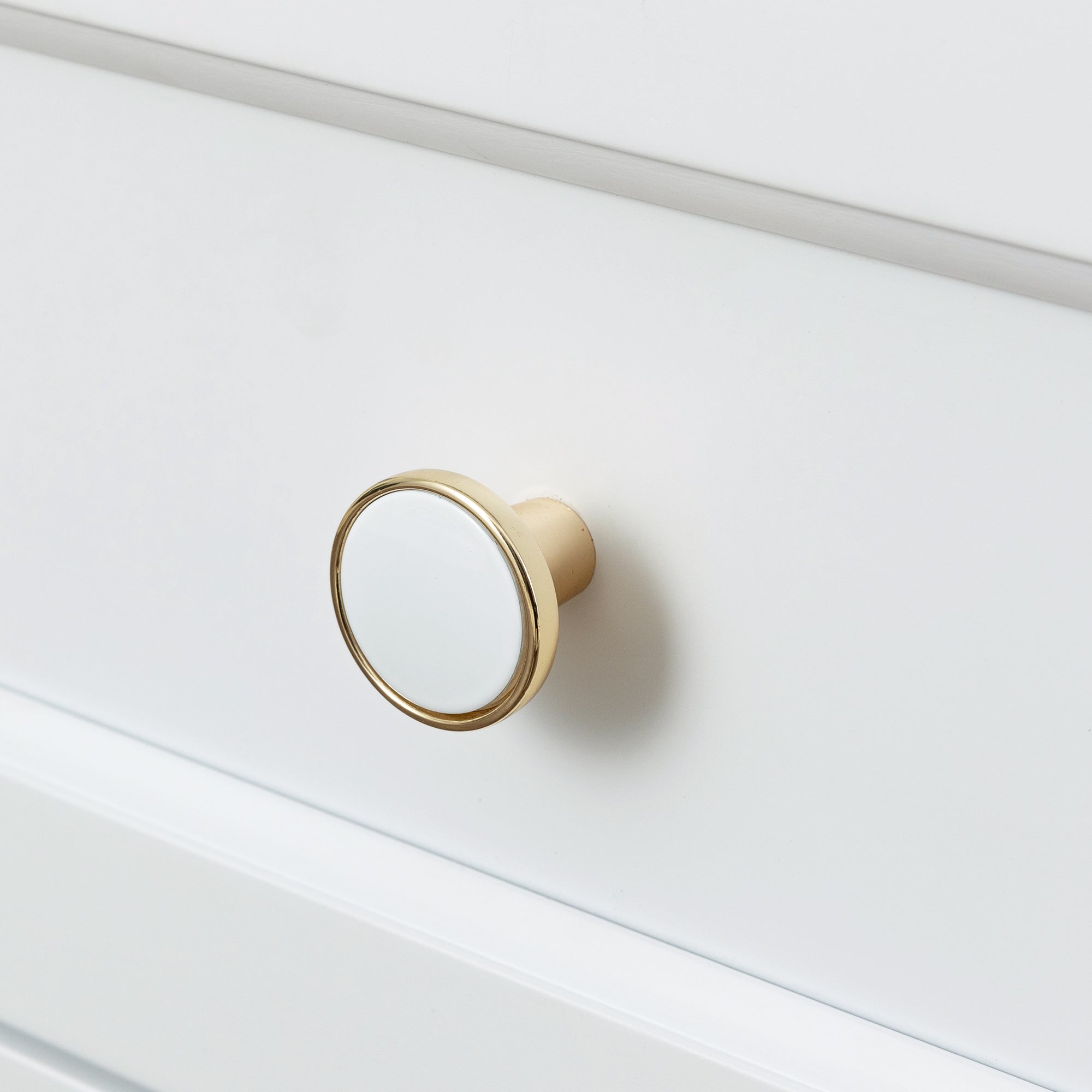 6 Drawers Wood Accent Stylish Dresser Chest and Storage Organizer- White_15