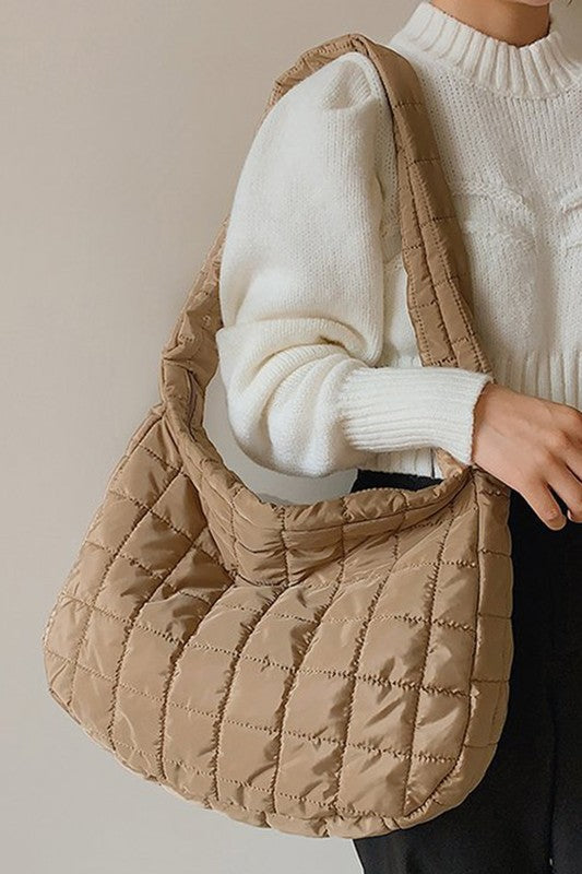 The Beige Quilted Zipper Large Jennie Shoulder Bag features a zipper closure and has dimensions of 40cm wide, 30cm tall, and 12cm deep.