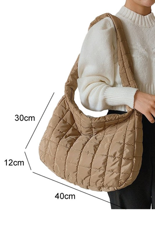 The Beige Quilted Zipper Large Jennie Shoulder Bag features a zipper closure and has dimensions of 40cm wide, 30cm tall, and 12cm deep.