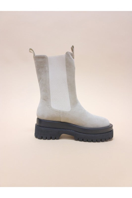 The NECTAR-PLATFORM COMBAT BOOTS are available in five stylish colors: white, tan, blue, black, and gray. These casual ankle-high boots feature thick black soles that provide both comfort and durability.