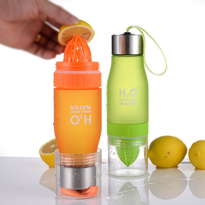 Four Lime Sunflower Water Bottle H2O Fruit Infuser Drink Outdoor Sport 20 oz with lemons on them.