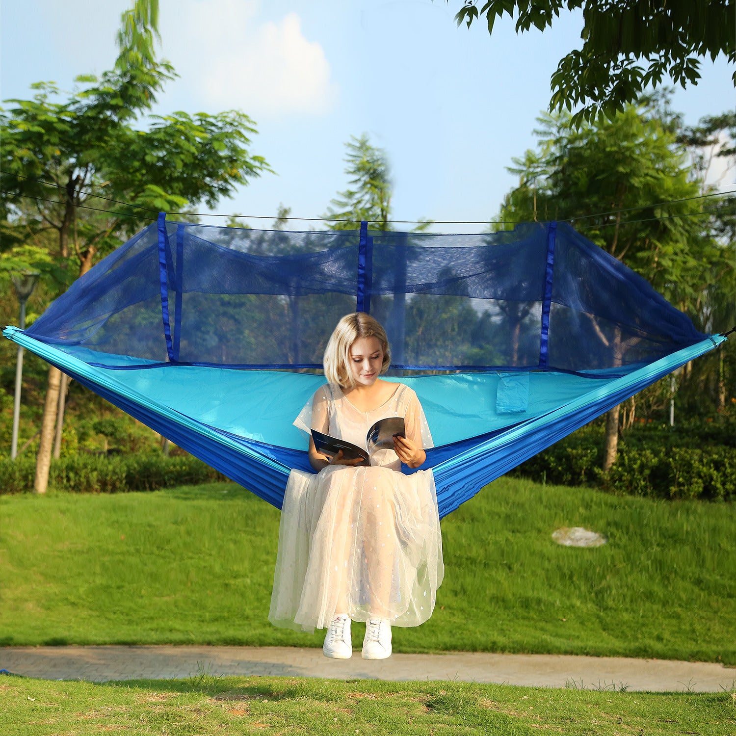 600lbs Load 2 Persons Hammock with Mosquito Net Outdoor Hiking Camping Hommock Portable Nylon Swing Hanging Bed, suspended by ropes on a white background.