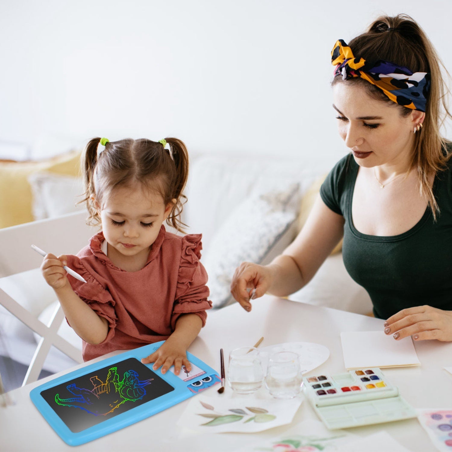 A 224 Words Toddler Learning Toy Talking Flash Cards with LCD Writing Tablet Preschool Educational Reading Drawing Machine Autism Sensory Toy 3+ Years Old Children with stylus and cartoon drawings illuminated in a rainbow of colors, accompanied by music-themed flashcards, is an ideal early education machine.
