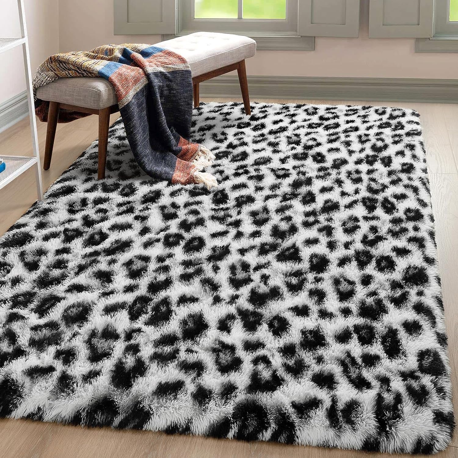 Fluffy Bedroom Rug Leopard Rug for Living Room Black and White Area Rug 4X6 Ft Cute Cheetah Print Rug for Kids Girls Boys Nursery Room Decor Alfombras Para Salas