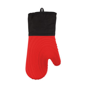 These Silicone Insulated Gloves Microwave Oven High Temperature Kitchen Anti-Hot Gloves, in blue and black with a loop for hanging, offer excellent protection for all your baking needs.