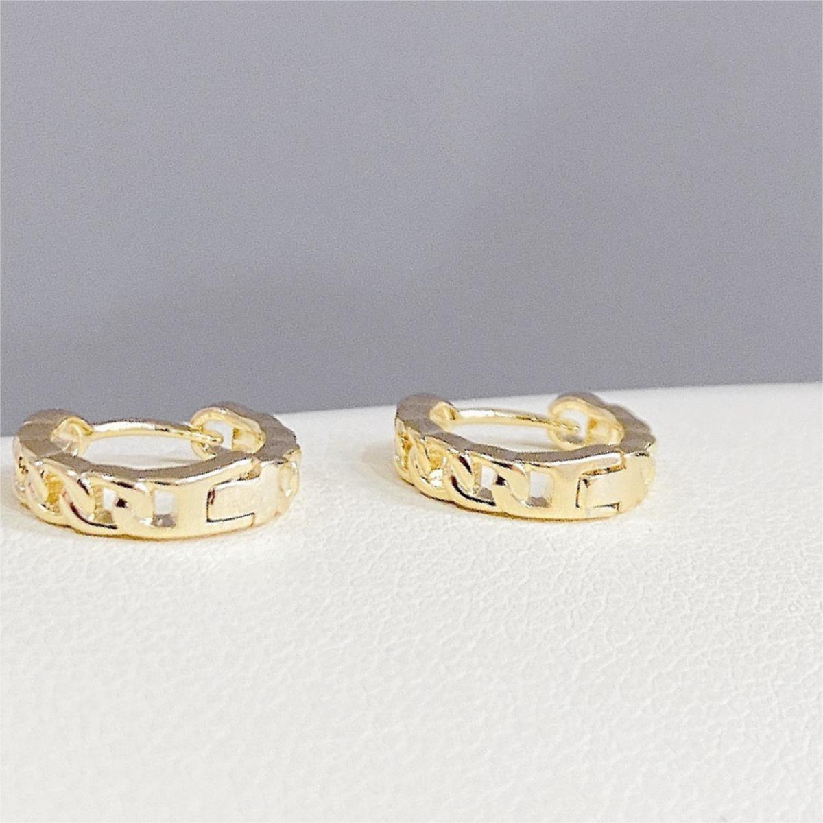 A row of 3 Pairs Platinum Plated Hoop Earrings Set for Women Minimalist Gold Design Hoop Earrings 3 Styles Suitable for Men as Gifts displayed against a white background.