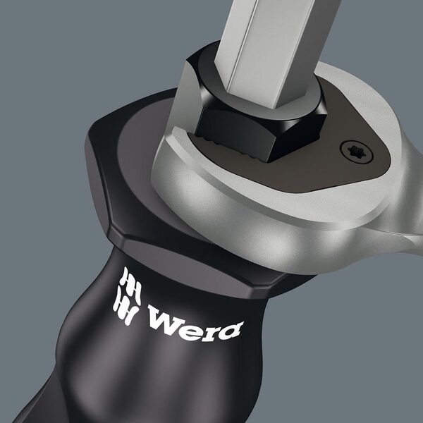 A Wera KRAFTFORM BIG PACK SERIES 900 Screwdriver Set with Racks (15-Piece Set) in a black holder.